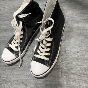 Men’s size 11 Black High-Top Sneakers